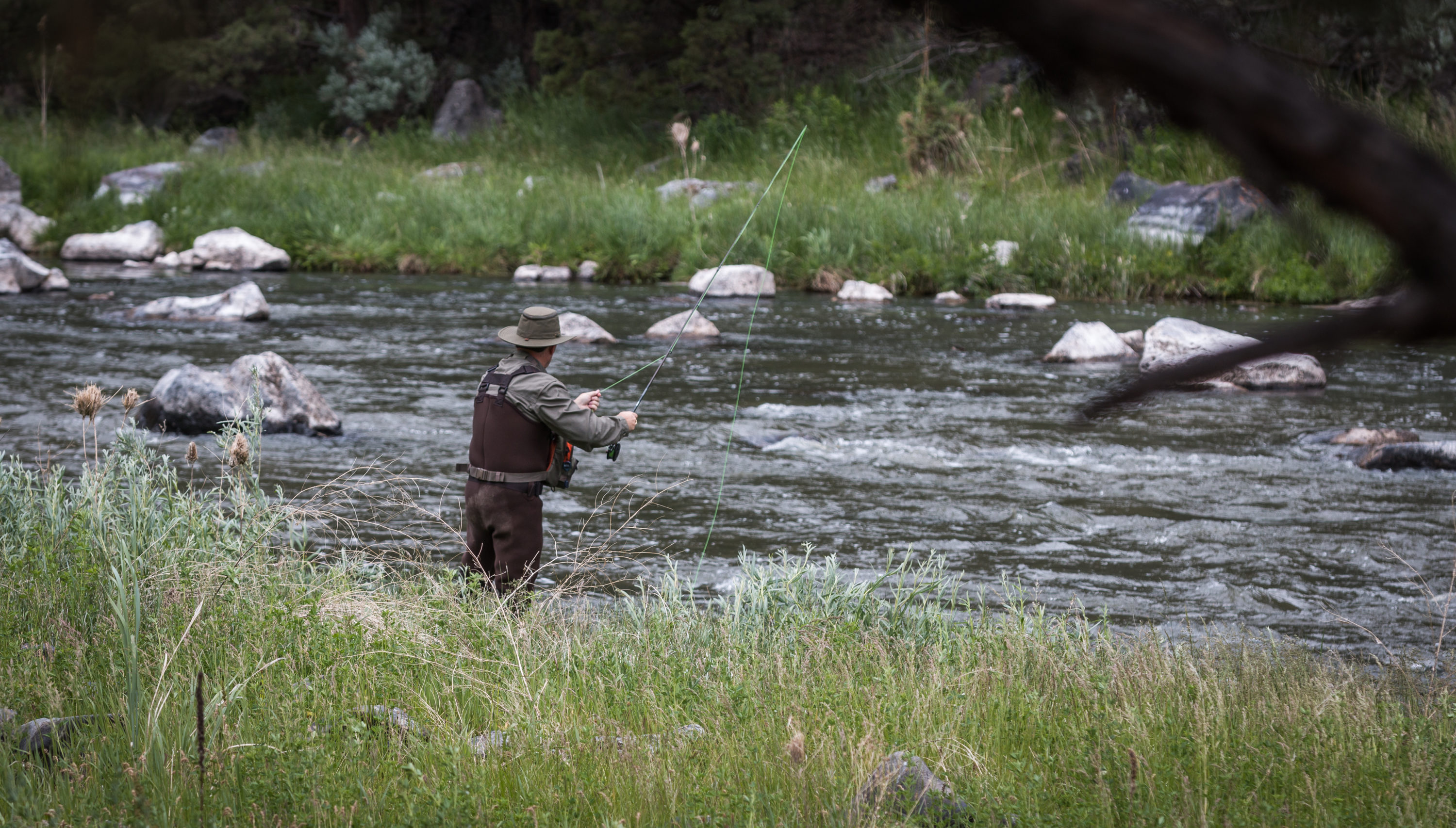 https://commons.wikimedia.org/wiki/File:Fly_fishing_on_the_Crooked_Wild_and_Scenic_River_(35617171264).jpg