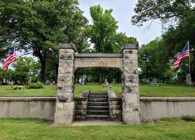 A color photo of the entrance gate to Rochester cemetery