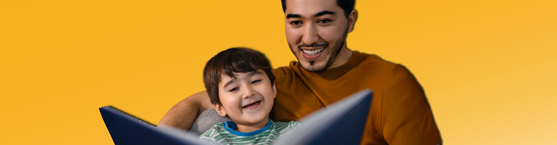 kid & dad reading