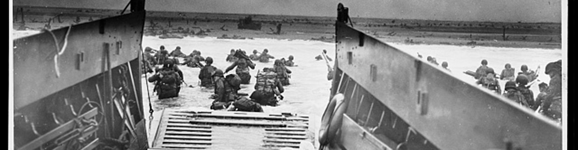 Beach at Normandy with soldiers