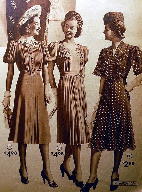 Women's fashion in the 1939 Montgomery Ward catalogue.